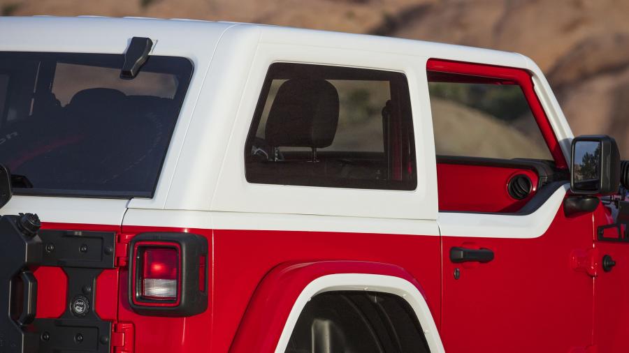 Детали экстерьера Jeep Jeepster (JL) 2018 года  (фото 23 из 40)